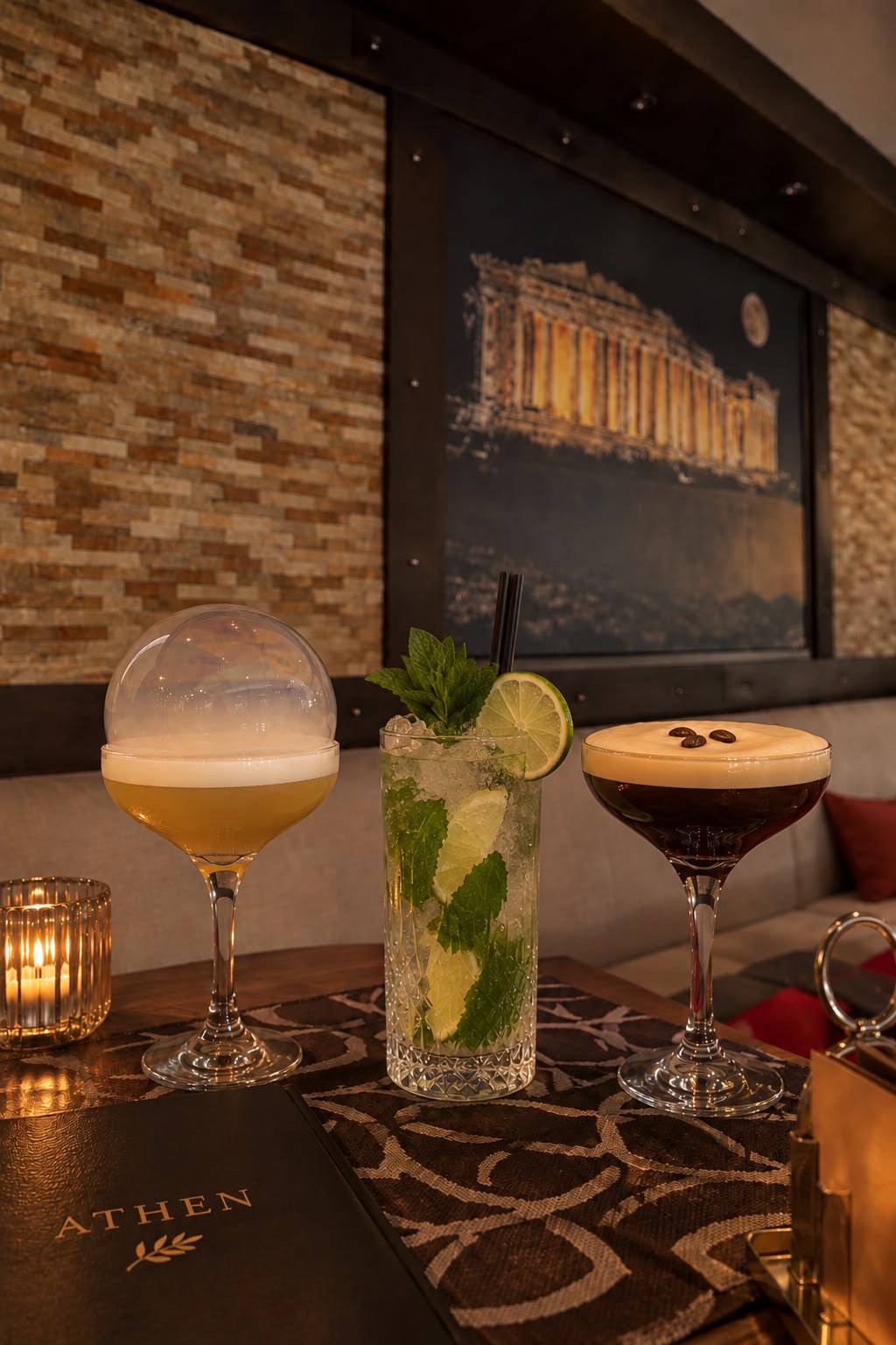 Drei Cocktails im Restaurant Athen